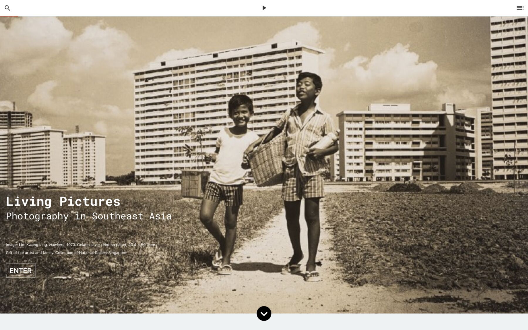 Living Pictures: Photography in Southeast Asia. Image: Lim Kwong Ling. Hawkers. 1970. Gelatin silver print on paper, 40.4 × 50.7 cm. Gift of the artist and family. Collection of National Gallery Singapore.